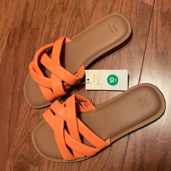 a new day Shoes - NWT A New Day orange faux leather Rory padded slide sandals size 10W (wide)